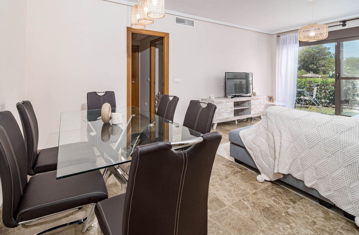 Appartement op de begane grond in Selwo, Selwo, 12/12