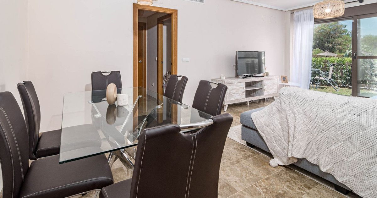 Appartement op de begane grond in Selwo, Selwo, 12/12