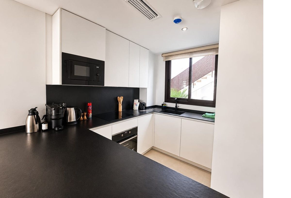 Middle Floor Apartment in Higueron, Higueron, 4/12