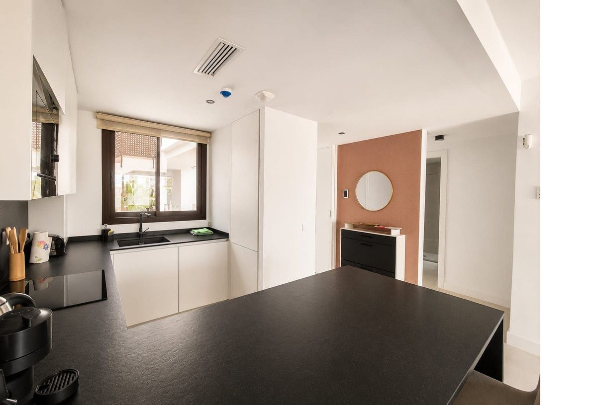 Middle Floor Apartment in Higueron, Higueron, 5/12