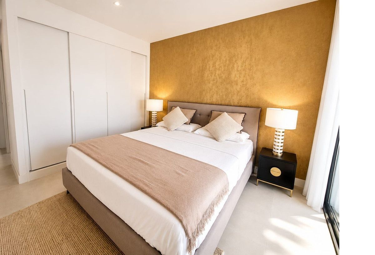 Middle Floor Apartment in Higueron, Higueron, 8/12