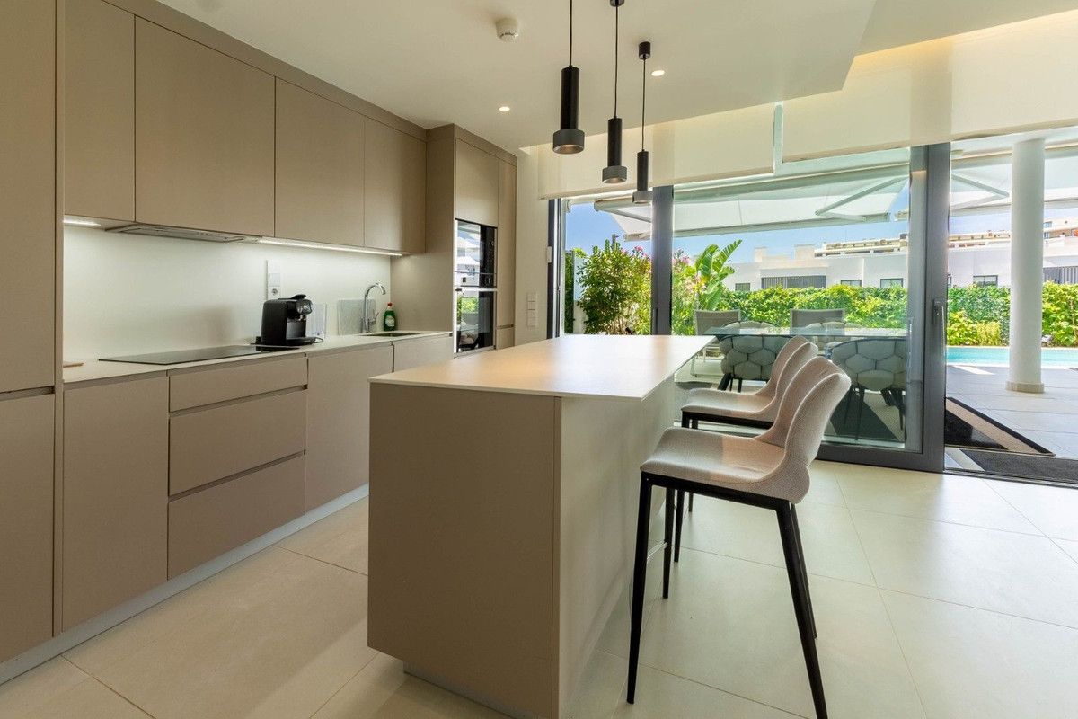 Apartamento en planta baja en Higueron, Higueron, 4/12