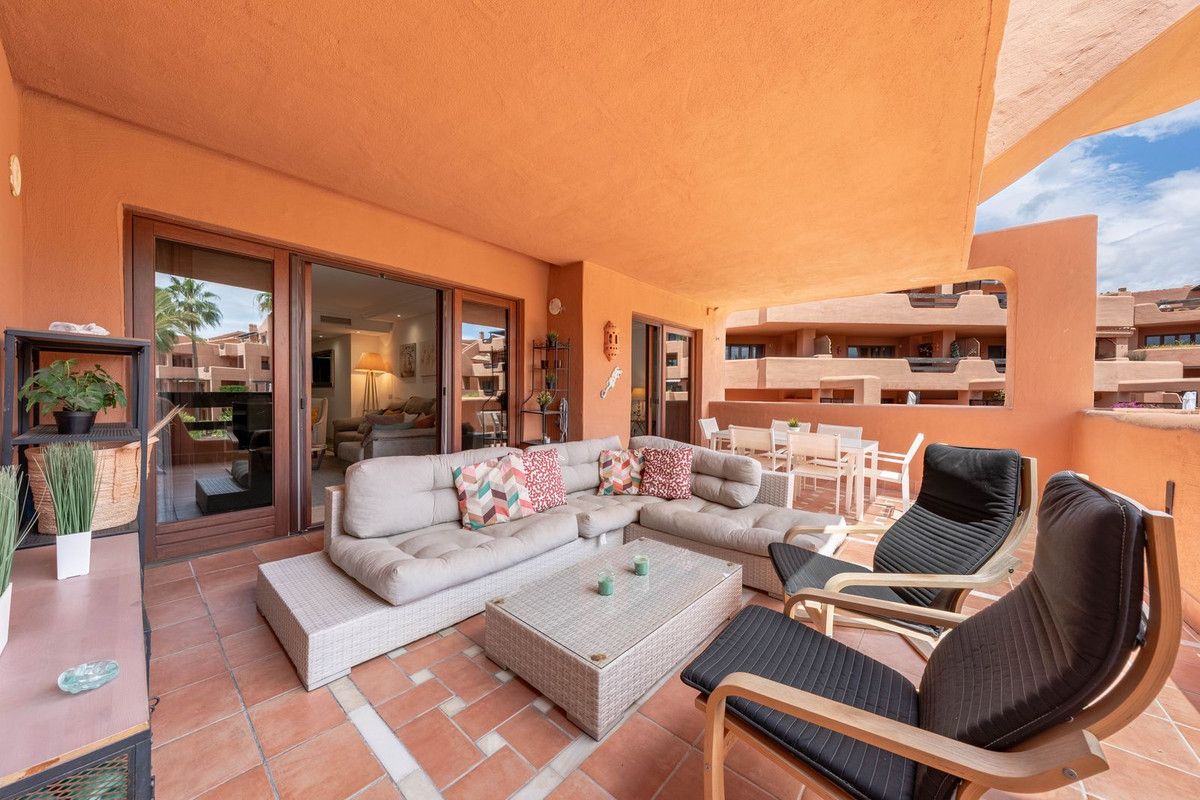 Middenverdieping appartement in Estepona, Estepona, 2/12