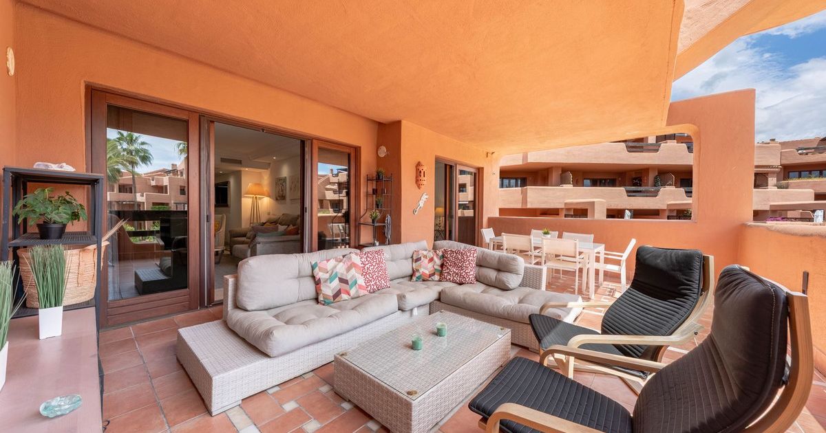 Middenverdieping appartement in Estepona, Estepona, 2/12