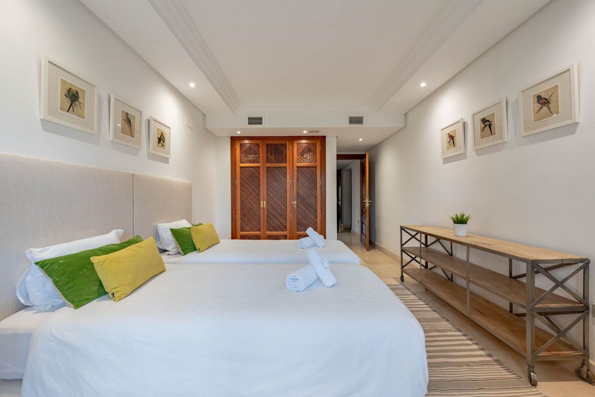 Middenverdieping appartement in Estepona, Estepona, 12/12