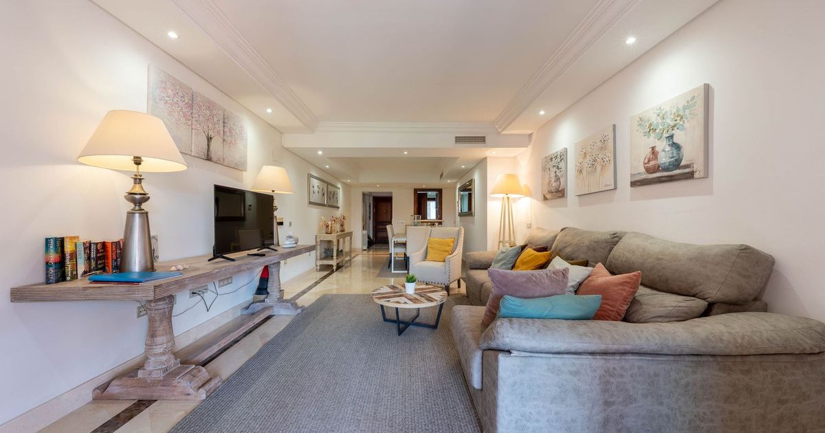Middenverdieping appartement in Estepona, Estepona, 8/12