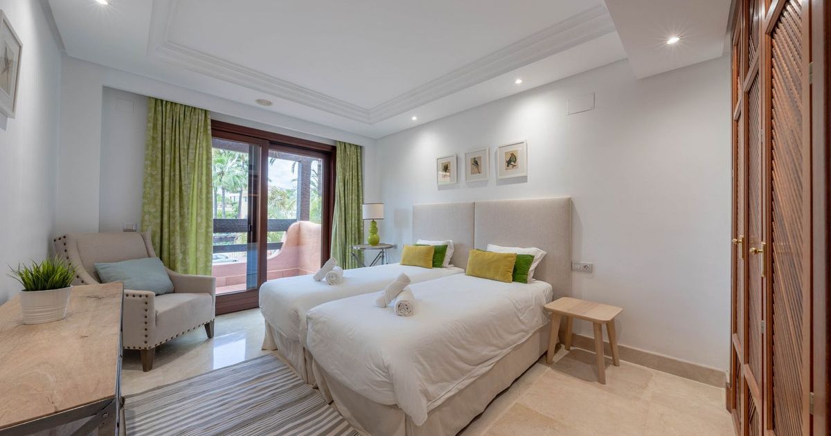 Middenverdieping appartement in Estepona, Estepona, 10/12