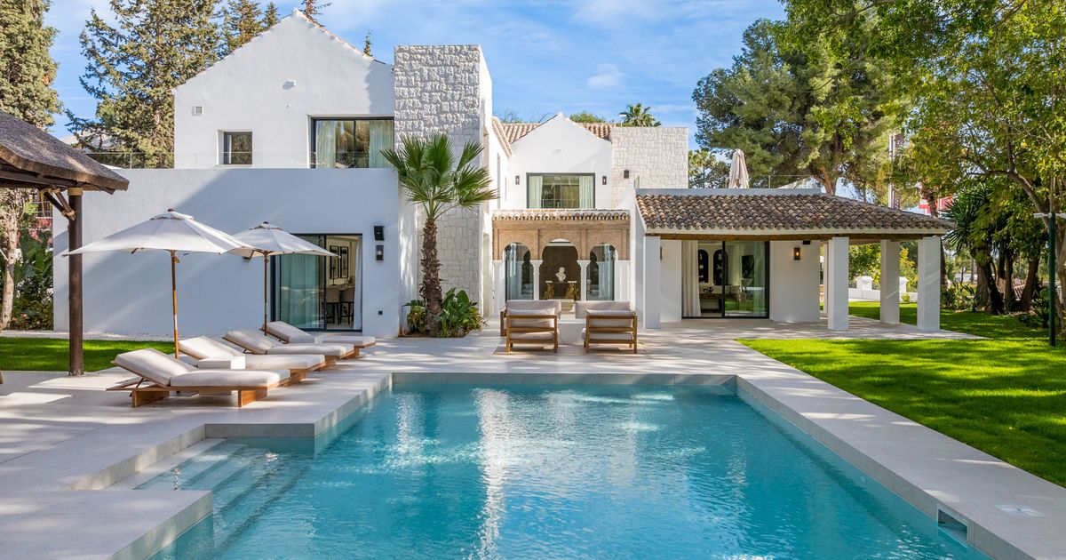 Villa in Nueva Andalucia, Las Brisas, Nueva Andalucia, 2/12