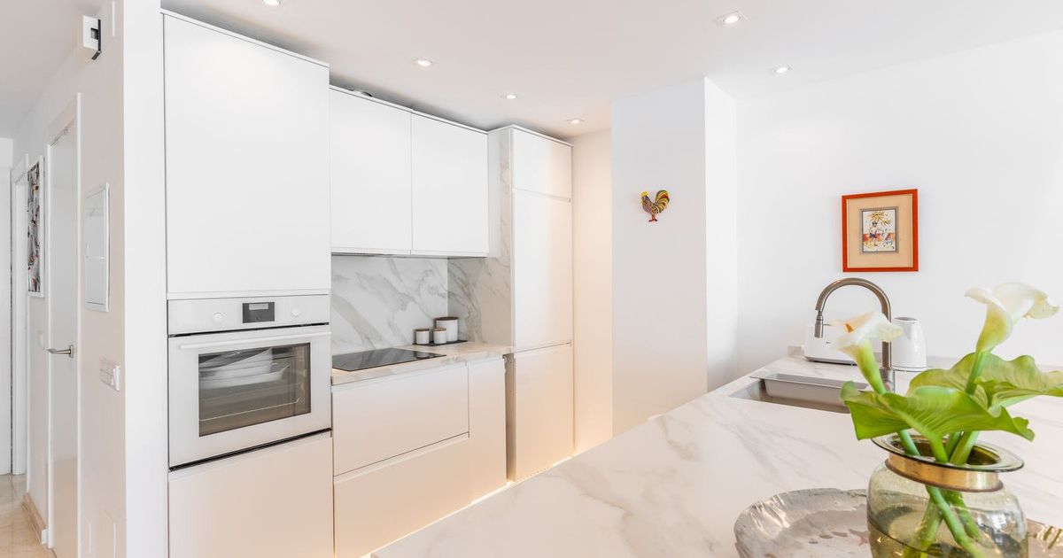 Middle Floor Apartment in Estepona, Estepona, 3/12