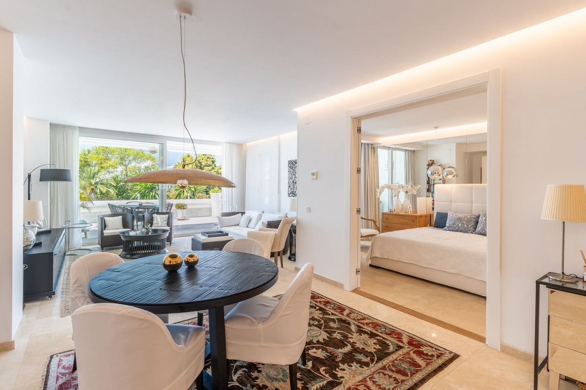 Middle Floor Apartment in Estepona, Estepona, 6/12