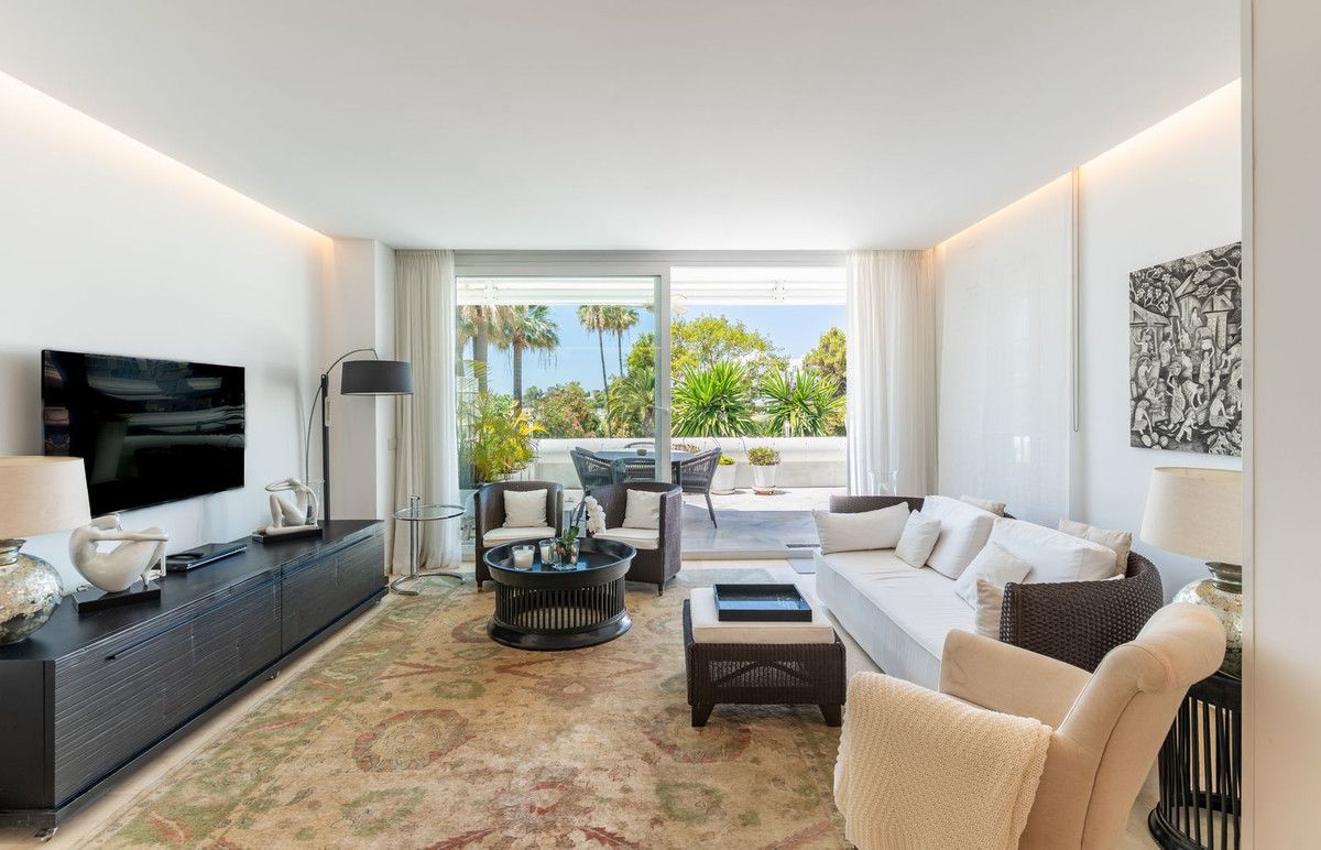 Middle Floor Apartment in Estepona, Estepona, 7/12