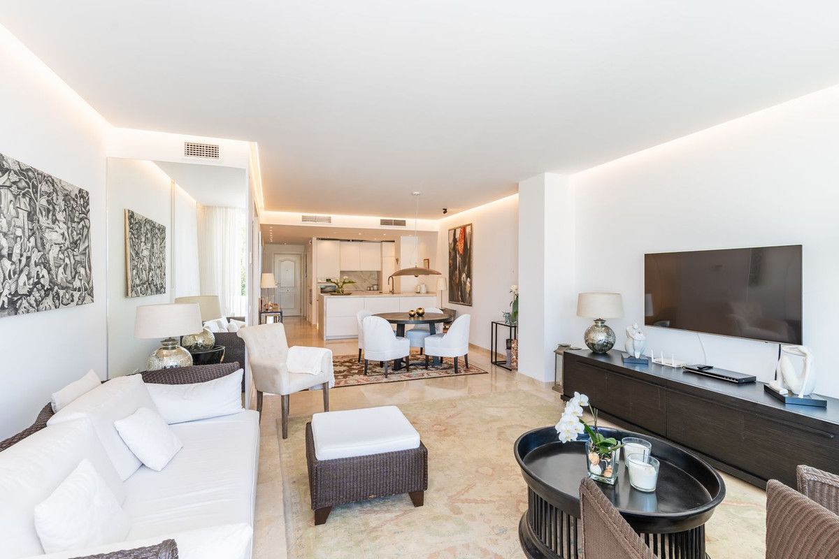 Middle Floor Apartment in Estepona, Estepona, 8/12