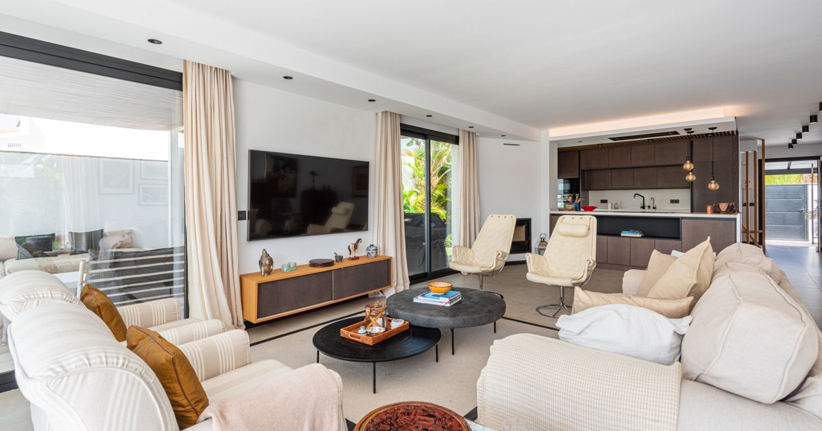 Villa in Marbella East, Elviria, Marbella East, 6/12