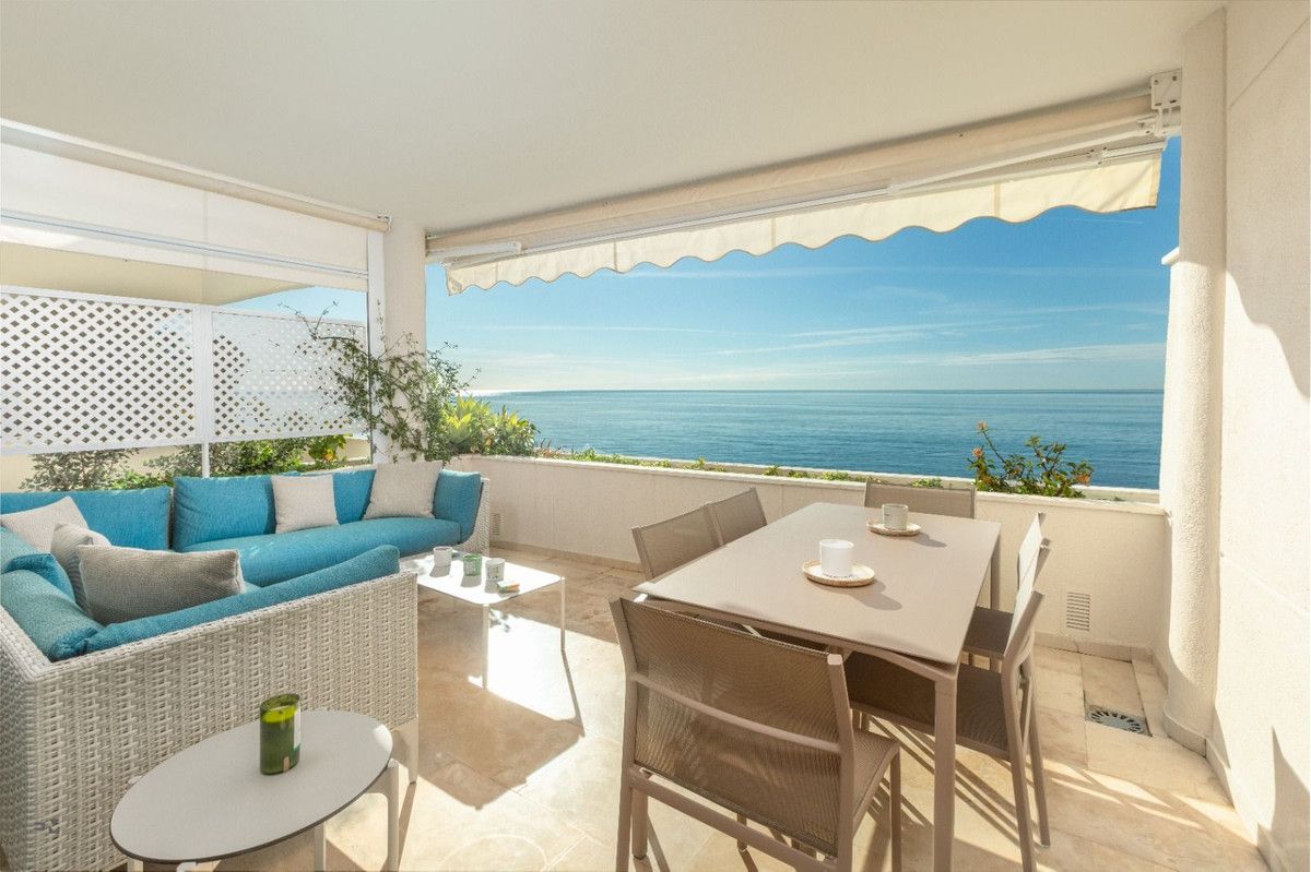 Квартира на среднем этаже в Estepona, Estepona, 2/12