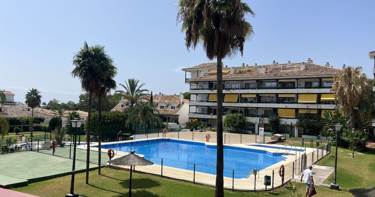 Middle Floor Studio in Marbella, Marbella, 8/12