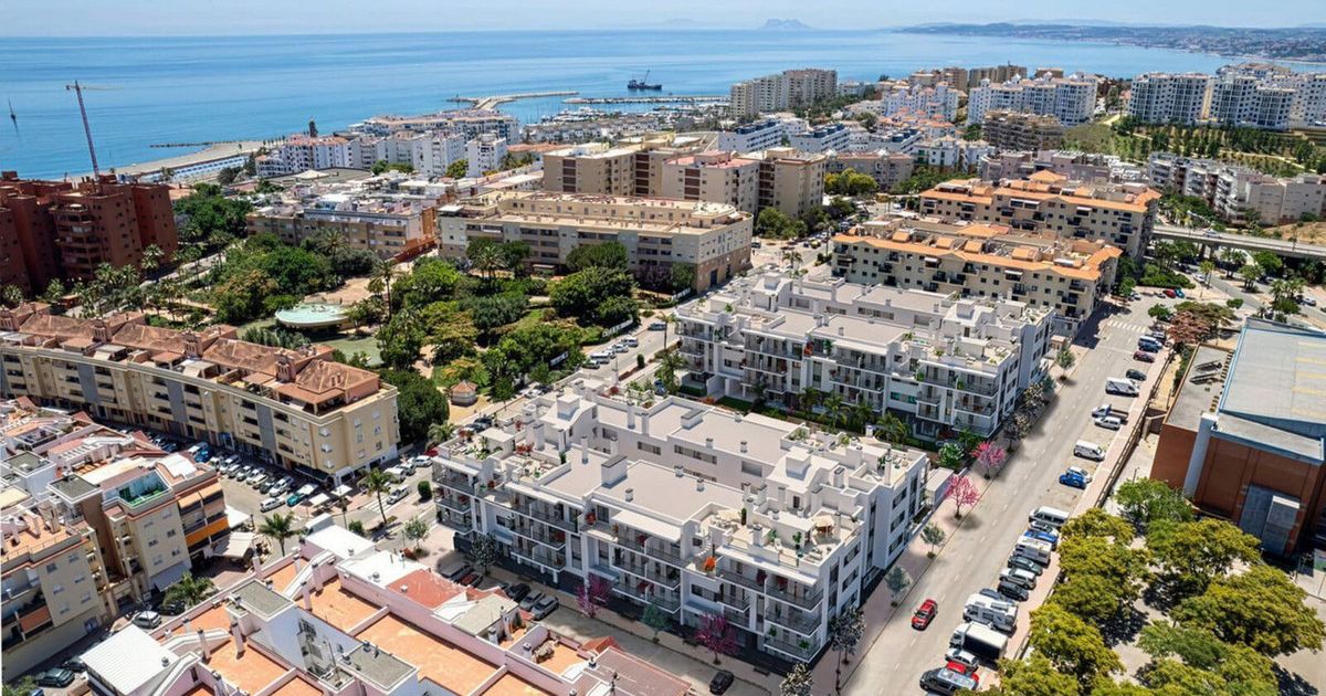 Middle Floor Appartement in Estepona, Estepona, 2/12