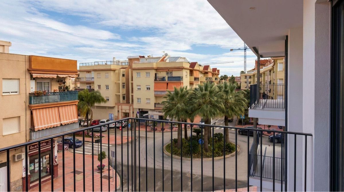Middle Floor Appartement in Estepona, Estepona, 4/12