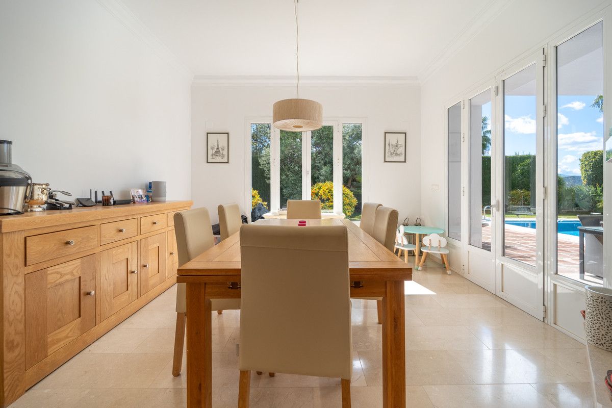 Detached Villa in Istán, Istán, 7/12
