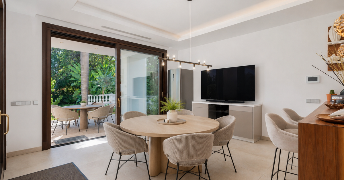 Villa in Estepona, Casasola, Estepona, 8/12
