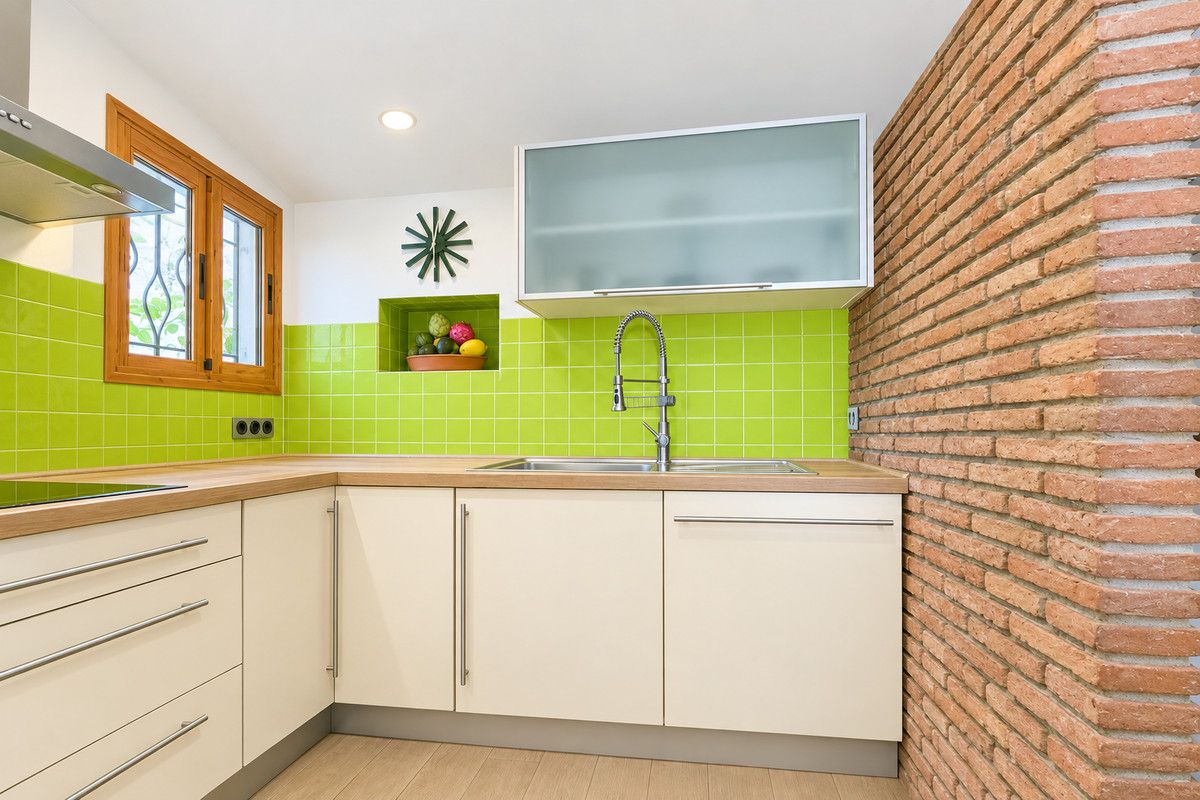 Semi-Detached House in Estepona, Estepona, 6/12