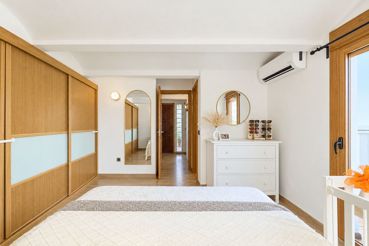 Semi-Detached House in Estepona, Estepona, 8/12