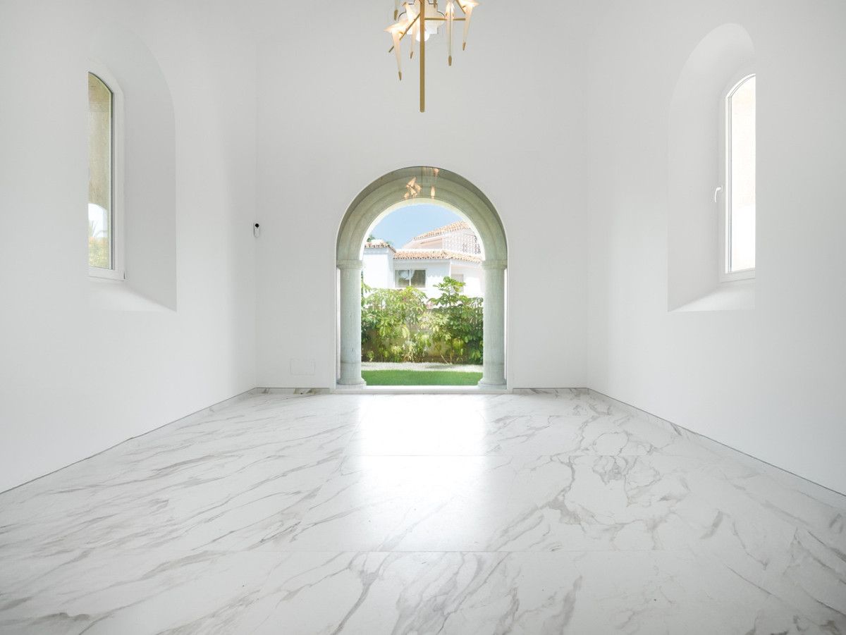 Freistehende Villa in Marbella, Marbella, 3/12