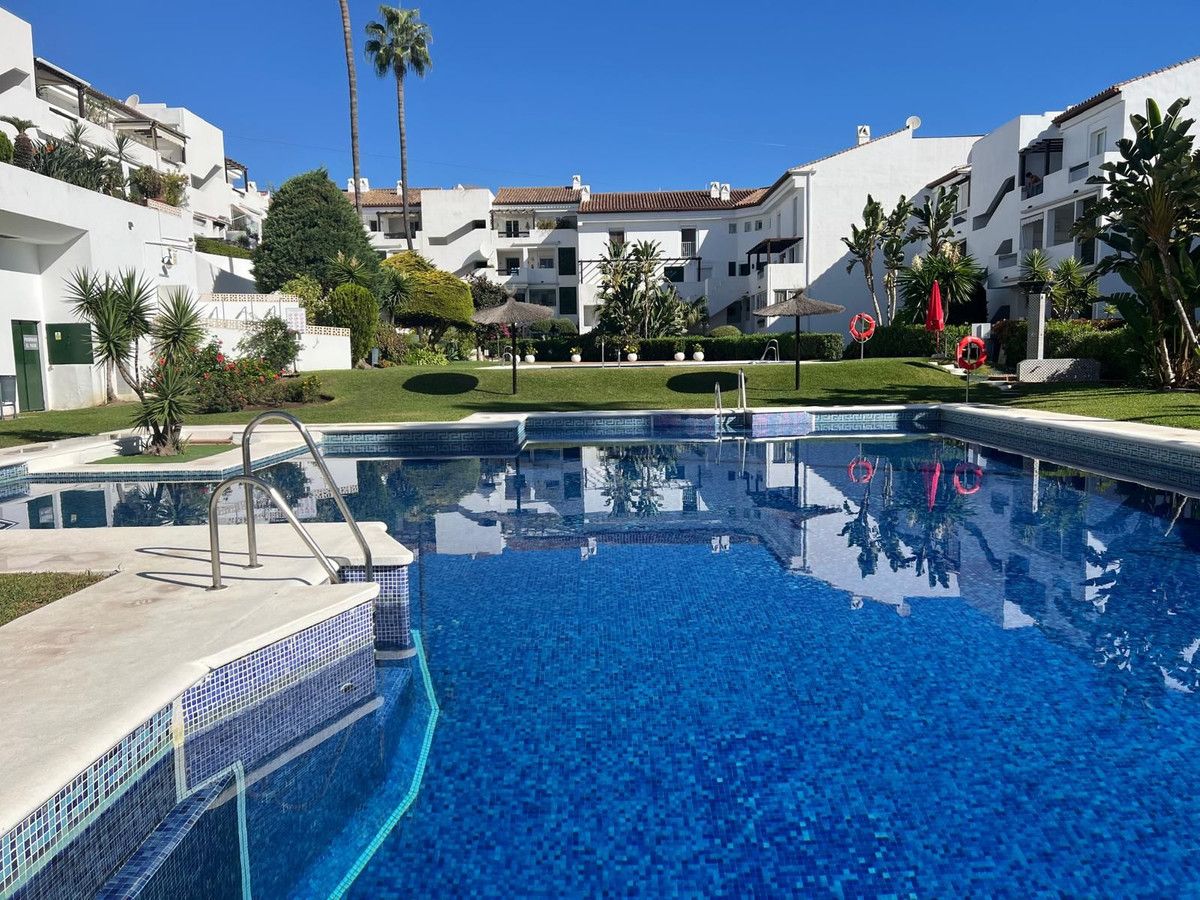 Middle Floor Apartment in Bel Air, Bel Air, 1/12