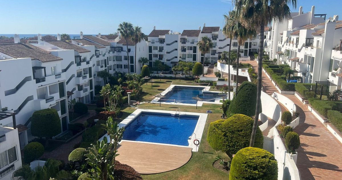 Middle Floor Apartment in Bel Air, Bel Air, 2/12