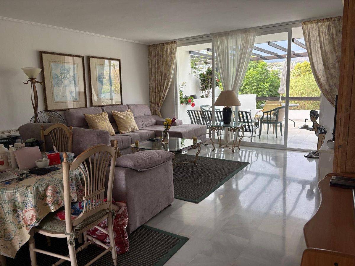 Middle Floor Apartment in Bel Air, Bel Air, 5/12