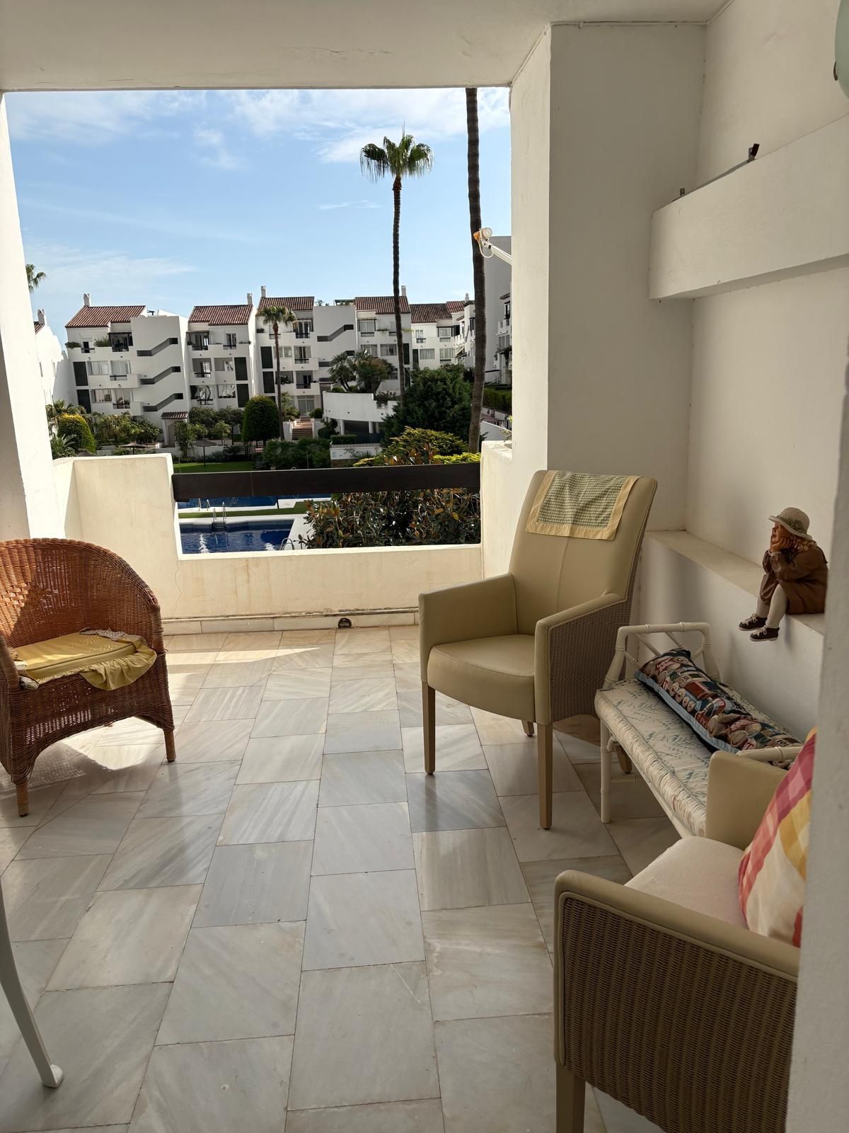 Middle Floor Apartment in Bel Air, Bel Air, 8/12