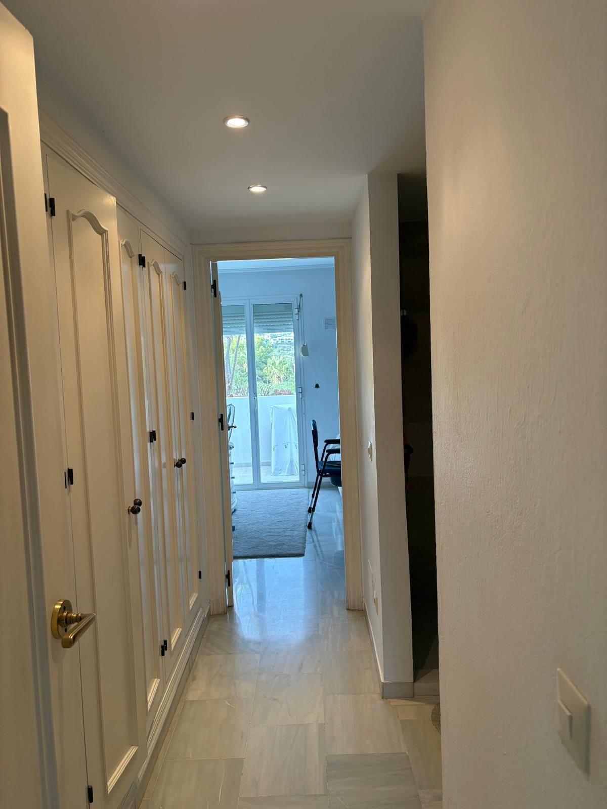Middle Floor Apartment in Bel Air, Bel Air, 9/12