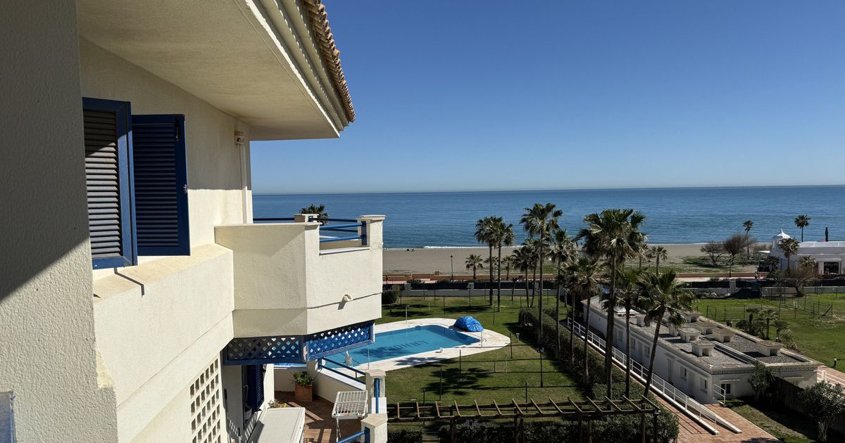 Appartement op de middelste verdieping in San Luis de Sabinillas, San Luis de Sabinillas, 3/12