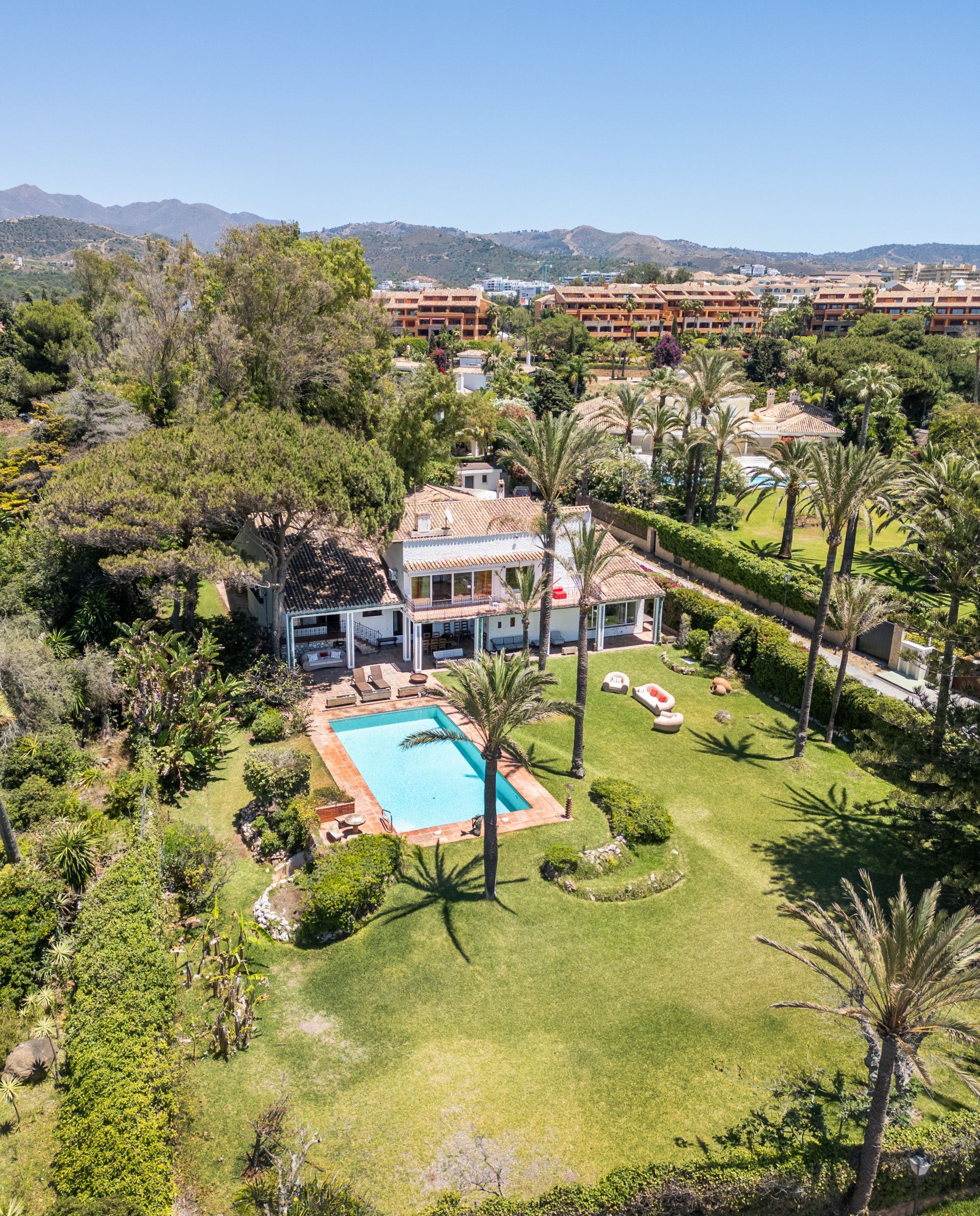 House in Marbella East, Bahia de Marbella, Marbella East, 4/12