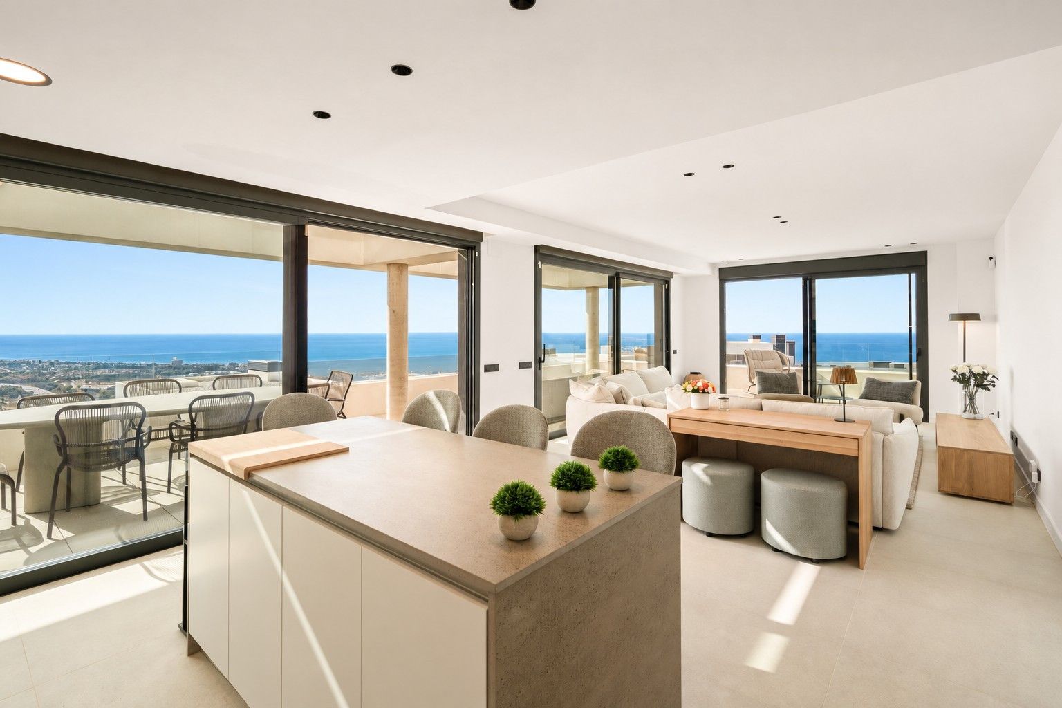 Apartament w Marbella East, Los Altos de los Monteros, Marbella East, 1/12