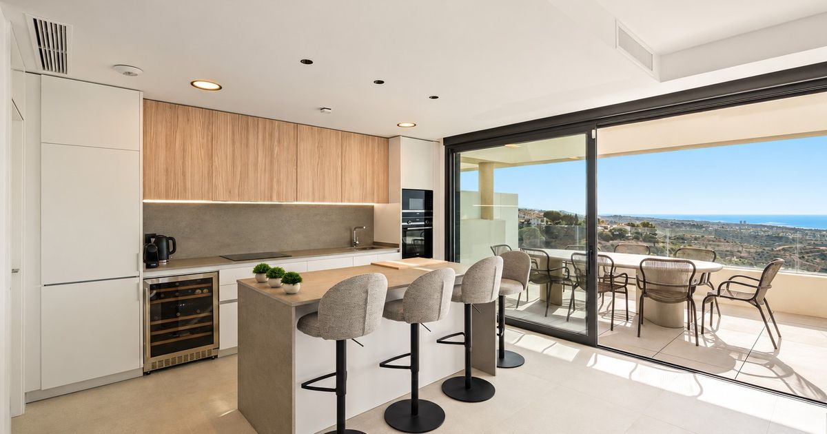 Apartment in Marbella East, Los Altos de los Monteros, Marbella East, 8/12