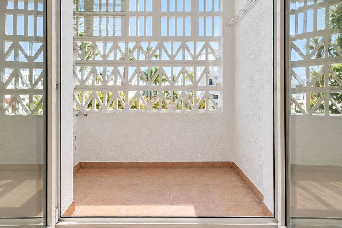 Erdgeschosswohnung in Marbella, Marbella, 11/12