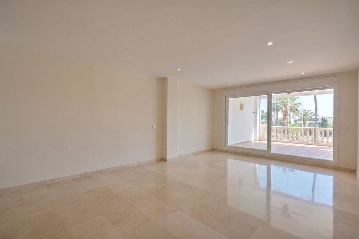 Erdgeschosswohnung in Marbella, Marbella, 4/12