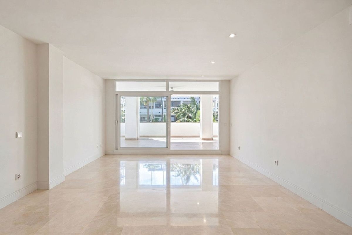 Erdgeschosswohnung in Marbella, Marbella, 5/12