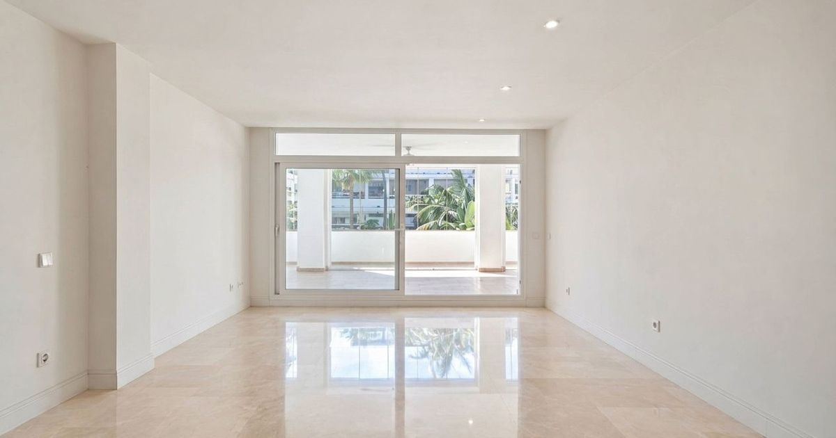 Erdgeschosswohnung in Marbella, Marbella, 5/12