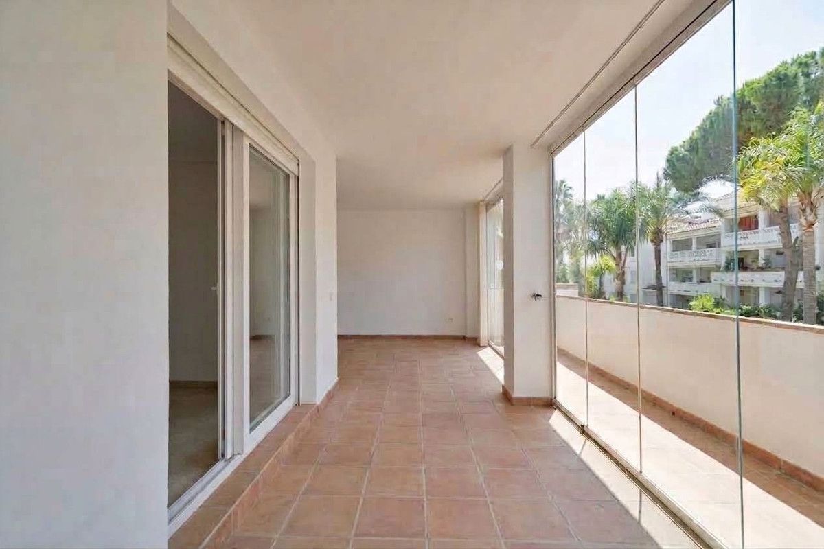 Erdgeschosswohnung in Marbella, Marbella, 7/12