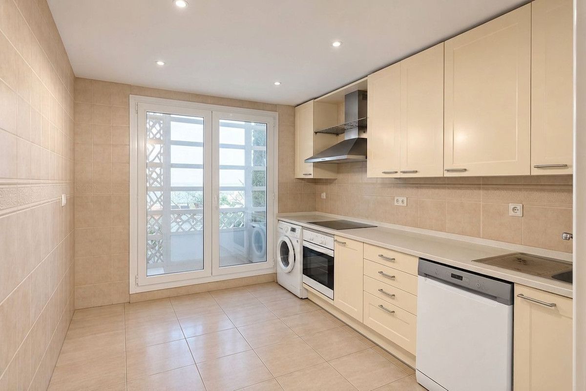 Erdgeschosswohnung in Marbella, Marbella, 9/12
