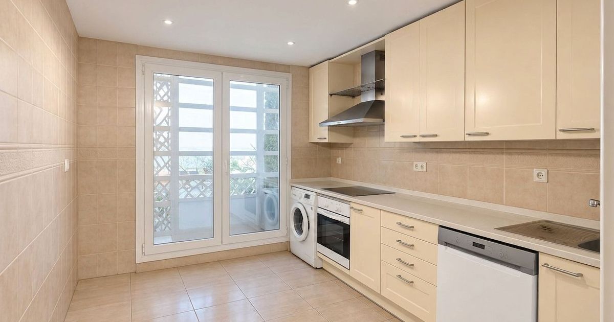 Erdgeschosswohnung in Marbella, Marbella, 9/12