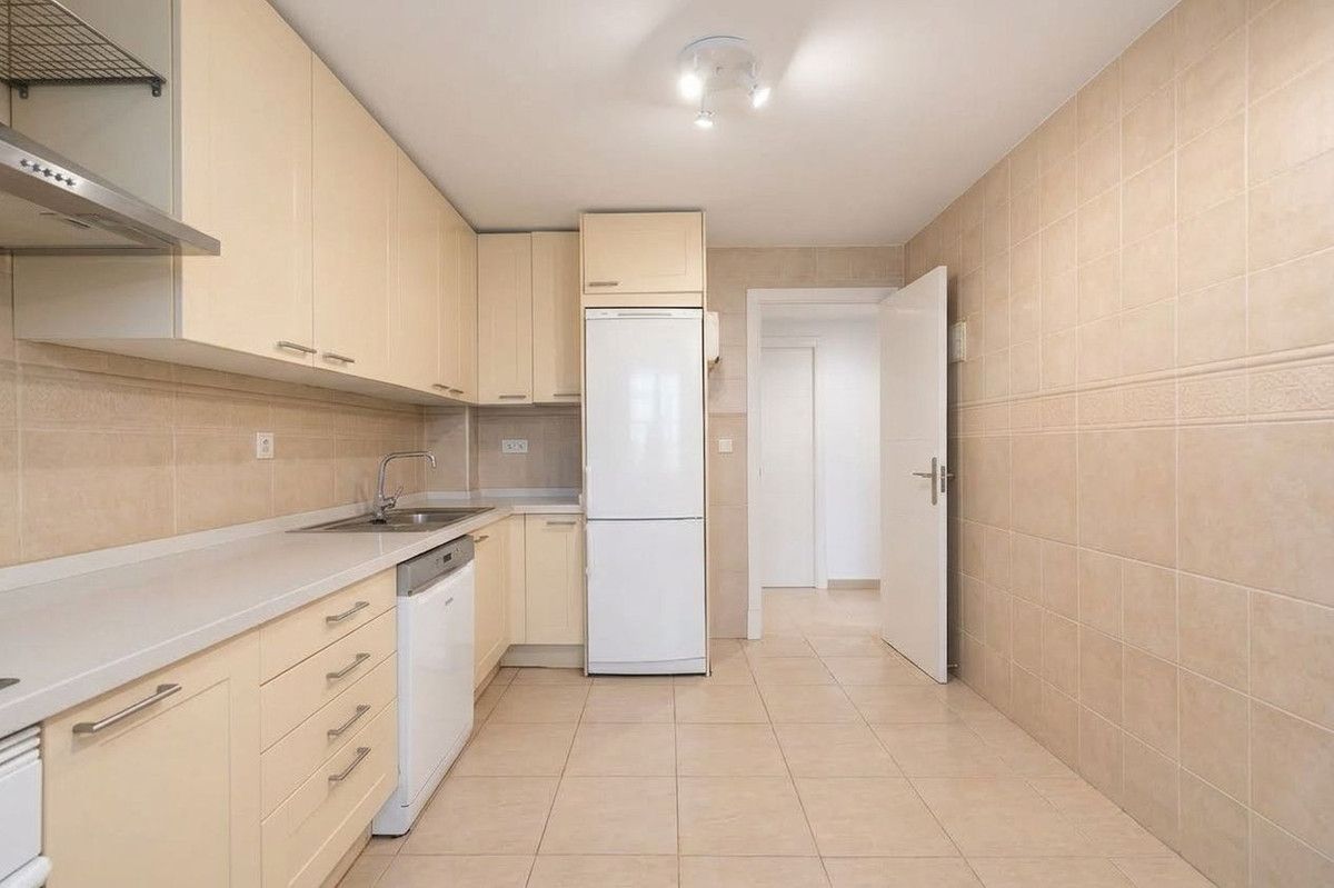Erdgeschosswohnung in Marbella, Marbella, 10/12