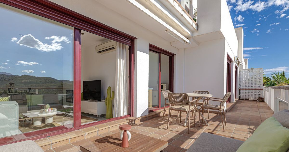 Mittelgeschoss-Wohnung in Benahavís, Benahavís, 1/12