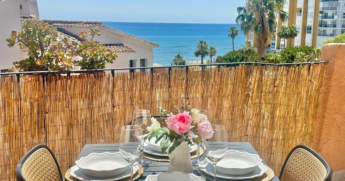 Appartement op de middelste verdieping in Calahonda, Calahonda, 1/12
