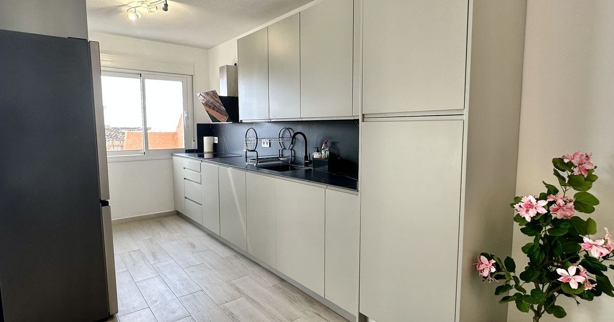 Appartement op de middelste verdieping in Calahonda, Calahonda, 11/12
