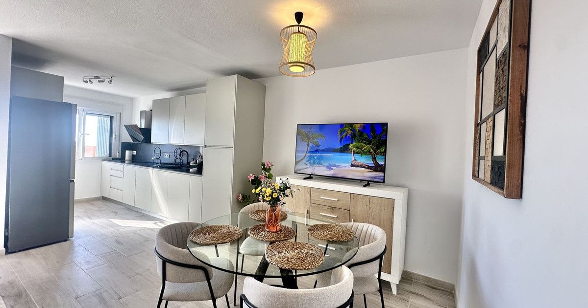 Appartement op de middelste verdieping in Calahonda, Calahonda, 7/12