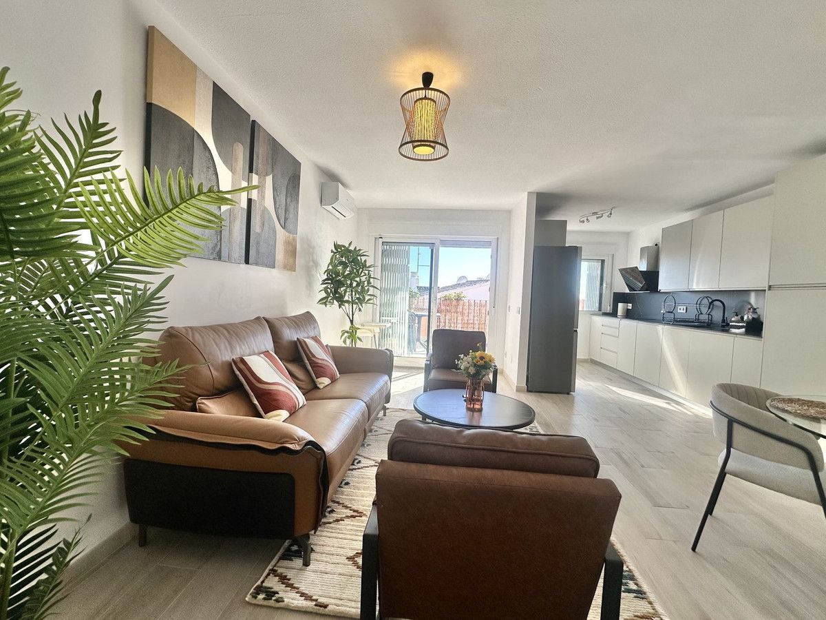 Appartement op de middelste verdieping in Calahonda, Calahonda, 9/12
