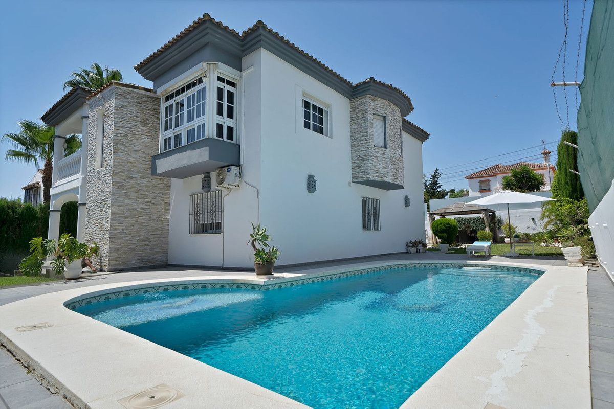 Отдельно стоящая вилла в Estepona, Estepona, 2/12