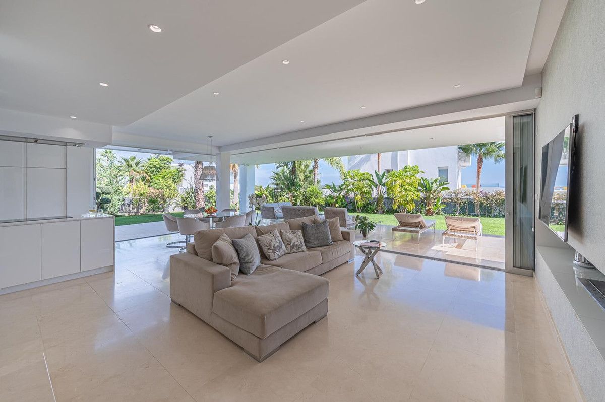Detached Villa in Marbella, Marbella, 3/12